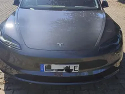Grau Gebraucht 2023 Tesla Model 3 Standard Range Limousine | 33.990 € (Teuer)