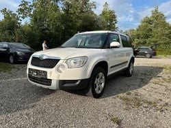Weiß Gebraucht 2012 Skoda Yeti Active SUV | 2.999 € (Guter Preis)