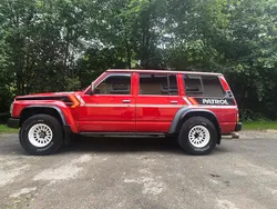 Rot Gebraucht 1989 Nissan Patrol SUV | 29.999 €