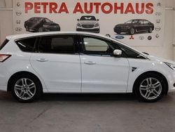 Weiß Gebraucht 2019 Ford S-MAX Titanium Van / Kleinbus | 13.699 € (Guter Preis)