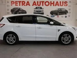 Weiß Gebraucht 2019 Ford S-MAX Titanium Van / Kleinbus | 14.499 € (Fairer Preis)