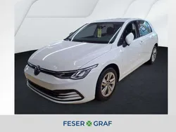 Pure white Gebraucht 2024 VW Golf VIII Life Limousine | 20.990 € (Superpreis)