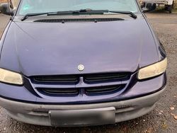 Blau Gebraucht 1998 Chrysler Voyager Van / Kleinbus | 1.200 €