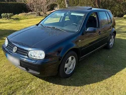 Blau Gebraucht 1998 VW Golf IV Kleinwagen | 1.800 € (Fairer Preis)