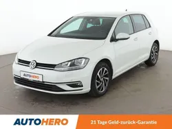 Weiß Gebraucht 2018 VW Golf VII Join Limousine | 12.810 € (Fairer Preis)