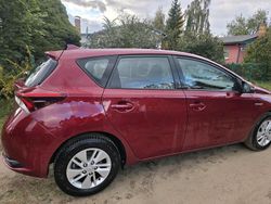 Rot Gebraucht 2016 Toyota Auris Limousine | 10.500 €