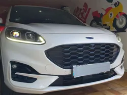 Weiß Gebraucht 2020 Ford Kuga ST-Line X SUV | 27.600 € (Fairer Preis)