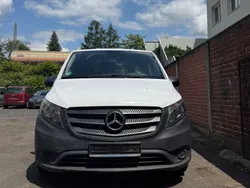 Weiß Gebraucht 2022 Mercedes Vito Van / Kleinbus | 17.300 €