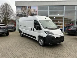 Icy white Gebraucht 2024 Toyota Proace Van | 39.900 €