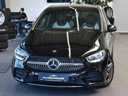 Kosmosschwarz Gebraucht 2020 Mercedes B200 AMG line Van / Kleinbus | 23.950 € (Etwas zu teuer)