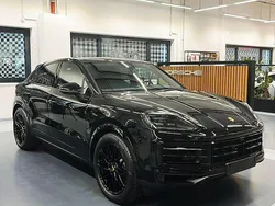 Schwarz Gebraucht 2024 Porsche Cayenne Chrono SUV | 98.800 € (Teuer)