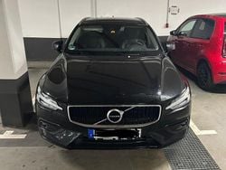 Schwarz Gebraucht 2020 Volvo V60 Momentum Kombi | 20.000 € (Superpreis)