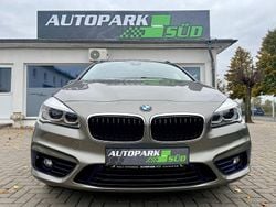Silber Gebraucht 2016 BMW 218 Active Tourer Sport Line Van / Kleinbus | 10.990 € (Guter Preis)