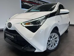 Weiß Gebraucht 2022 Toyota Aygo X-play Kleinwagen | 10.590 € (Guter Preis)