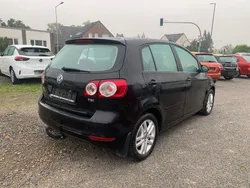 Deep black perleffekt Gebraucht 2011 VW Golf Plus Cross Highline Van / Kleinbus | 6.490 € (Fairer Preis)