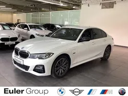 Weiss Gebraucht 2022 BMW 320e Performance Limousine | 29.977 € (Fairer Preis)