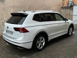 Weiß Gebraucht 2020 VW Tiguan Allspace R-line SUV | 27.500 € (Etwas zu teuer)