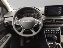 Grün Gebraucht 2025 Dacia Jogger Extreme Limousine | 22.800 € (Fairer Preis)