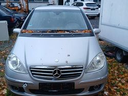 Silber Gebraucht 2006 Mercedes A170 Classic Van / Kleinbus | 2.200 € (Teuer)