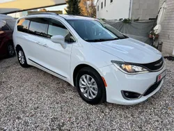 Weiß Gebraucht 2019 Chrysler Pacifica SUV | 25.999 € (Fairer Preis)