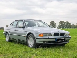 Silber Gebraucht 1998 BMW 740 Limousine | 22.999 €