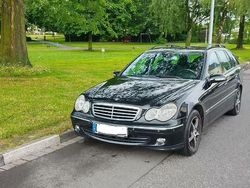 Schwarz Gebraucht 2006 Mercedes C220 Avantgarde Kombi | 5.900 €