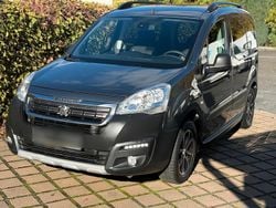 Grau Gebraucht 2018 Peugeot Partner Tepee Van / Kleinbus | 9.999 € (Fairer Preis)