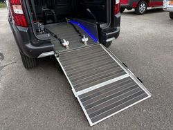 Blau Gebraucht 2019 Peugeot Rifter Allure Van / Kleinbus | 28.990 €