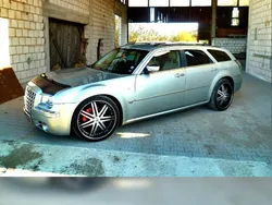 Silber Gebraucht 2005 Chrysler 300C Touring Kombi | 16.489 €