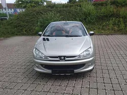 Grau Gebraucht 2004 Peugeot 206 CC Roland Garros Cabrio | 3.950 € (Etwas zu teuer)