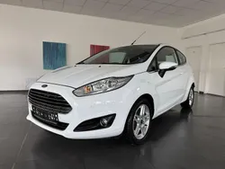 Weiß Gebraucht 2015 Ford Fiesta Titanium Kleinwagen | 10.480 € (Etwas zu teuer)