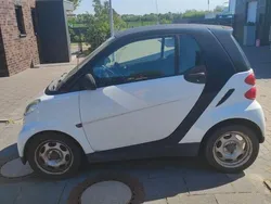 Weiß Gebraucht 2009 Smart ForTwo Coupé Pure Coupé | 3.250 € (Fairer Preis)