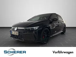 Grenadillschwarz metallic (metallic) Gebraucht 2025 VW Golf VIII GTI Limousine | 48.990 € (Teuer)