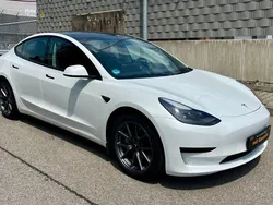 Weiß Gebraucht 2021 Tesla Model 3 Standard Range Plus Limousine | 22.990 € (Guter Preis)