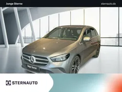 Grau Gebraucht 2020 Mercedes B180 Edition 1 Van / Kleinbus | 21.955 € (Fairer Preis)