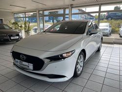 Weiß Gebraucht 2022 Mazda 3 Limousine | 18.999 € (Guter Preis)