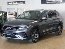 Platinum grey Gebraucht 2023 VW Tiguan Allspace Elegance SUV | 44.800 € (Fairer Preis)
