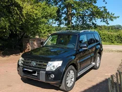 Schwarz Gebraucht 2010 Mitsubishi Pajero Instyle SUV | 16.000 € (Guter Preis)
