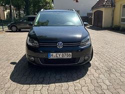 Schwarz Gebraucht 2011 VW Touran Van / Kleinbus | 6.600 €