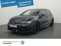 Grenadillschwarz Gebraucht 2025 VW Golf VIII Black Edition Limousine | 67.480 €