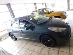 Grün Gebraucht 2008 Peugeot 207 Tendance Kombi | 2.499 € (Fairer Preis)