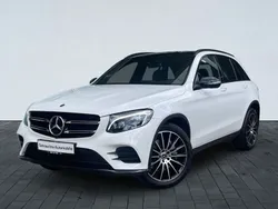Polarweiß (weiß) Gebraucht 2019 Mercedes GLC350 AMG line SUV | 40.990 €