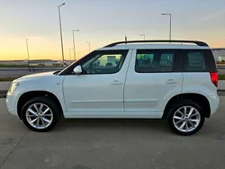 Weiß Gebraucht 2016 Skoda Yeti Joy SUV | 11.950 € (Guter Preis)