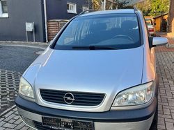 Silber Gebraucht 2002 Opel Zafira Elegance Van / Kleinbus | 995 € (Superpreis)