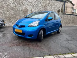 Blau Gebraucht 2009 Toyota Aygo Kleinwagen | 3.000 € (Teuer)