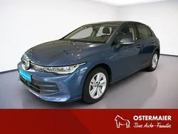 Anemonenblau Gebraucht 2024 VW Golf VIII Life Limousine | 29.950 € (Etwas zu teuer)