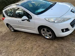 Weiß Gebraucht 2010 Peugeot 207 Kombi | 4.700 € (Teuer)