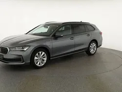 Grau Neu 2025 Skoda Superb Selection Kombi | 47.058 € (Fairer Preis)