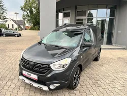 Grau Gebraucht 2020 Dacia Dokker Stepway Van | 17.400 € (Fairer Preis)