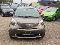 Braun Gebraucht 2010 Toyota iQ Basis Kleinwagen | 5.999 € (Fairer Preis)